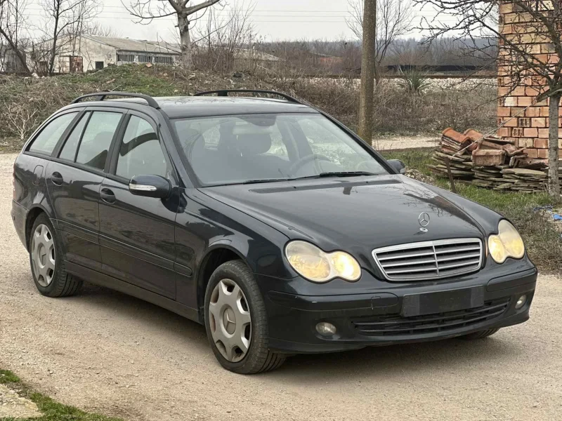 Mercedes-Benz C 220, снимка 2 - Автомобили и джипове - 49008061