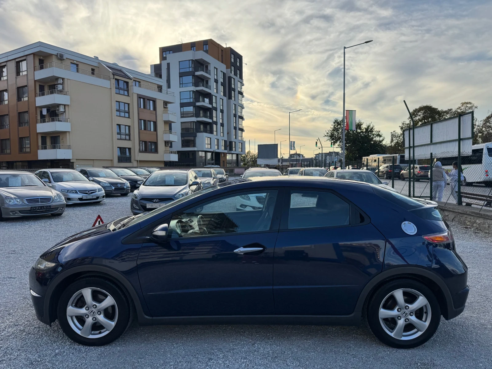 Honda Civic 1.4i* NAVI* 6 СКОРОСТИ* НОВА - изображение 5