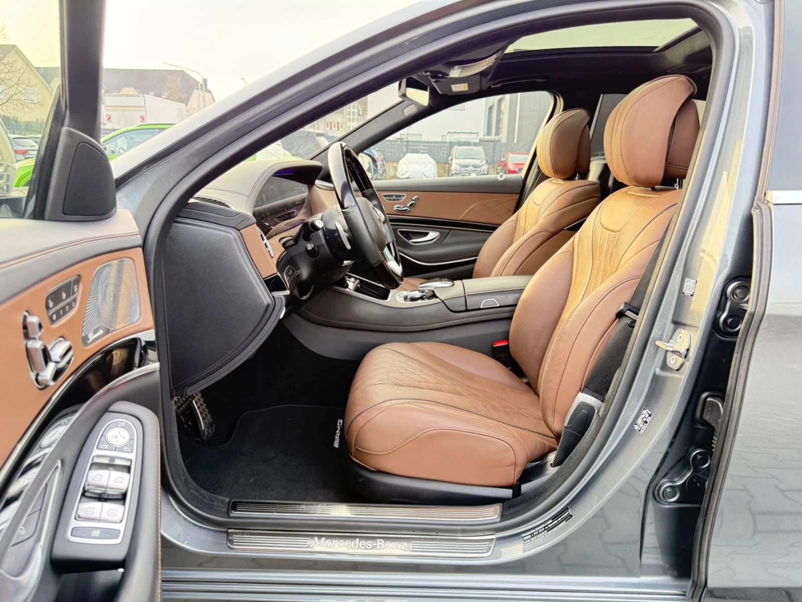 Mercedes-Benz 560 AMG/476HP/DESIGNO/LONG/BURMESTER/360/PANO//E137 - изображение 5