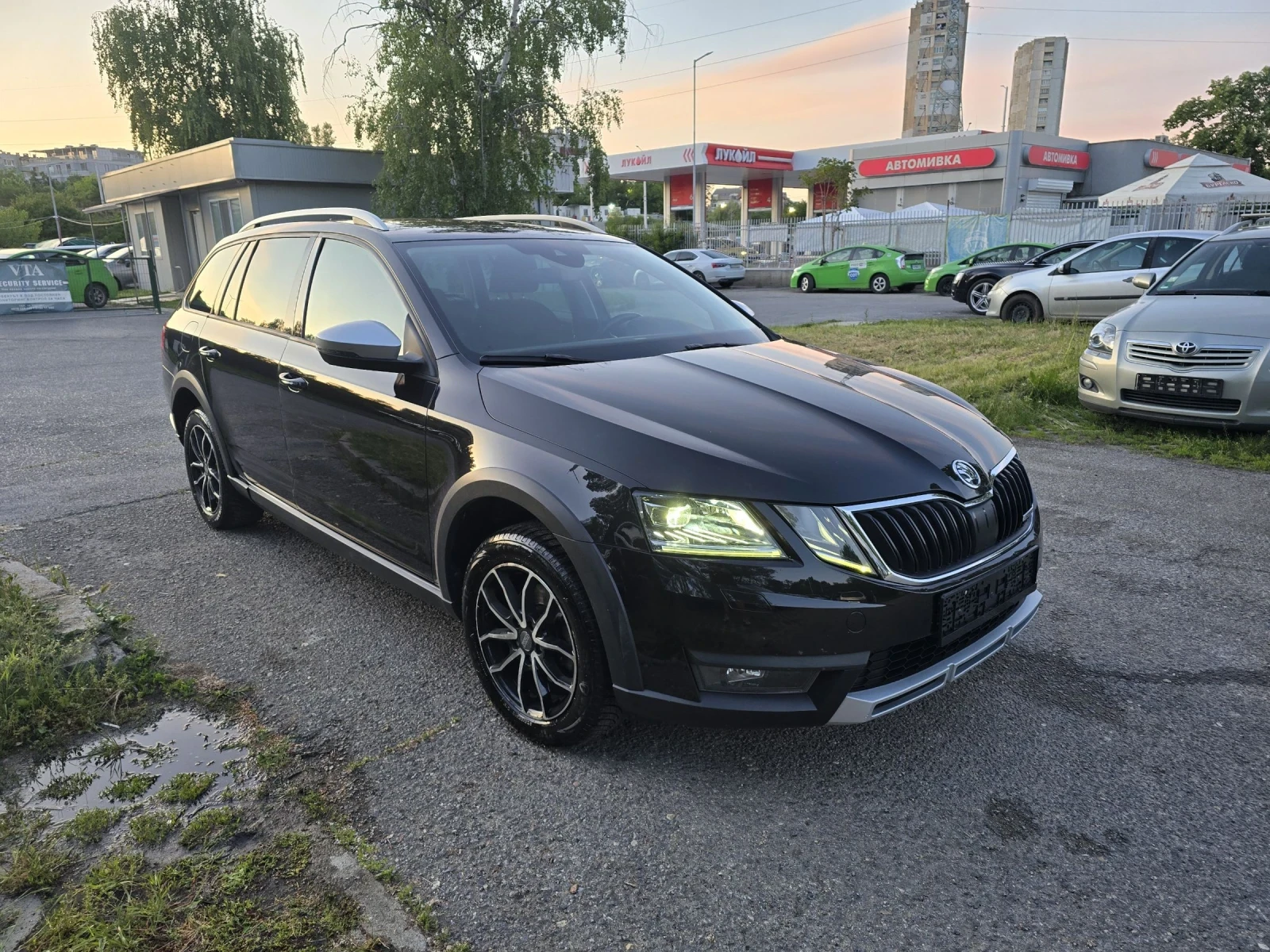 Skoda Octavia SCOUT/4Х4/2.0TDI/АВТОМАТ/ПАНОРАМА/ЛЕД - изображение 3