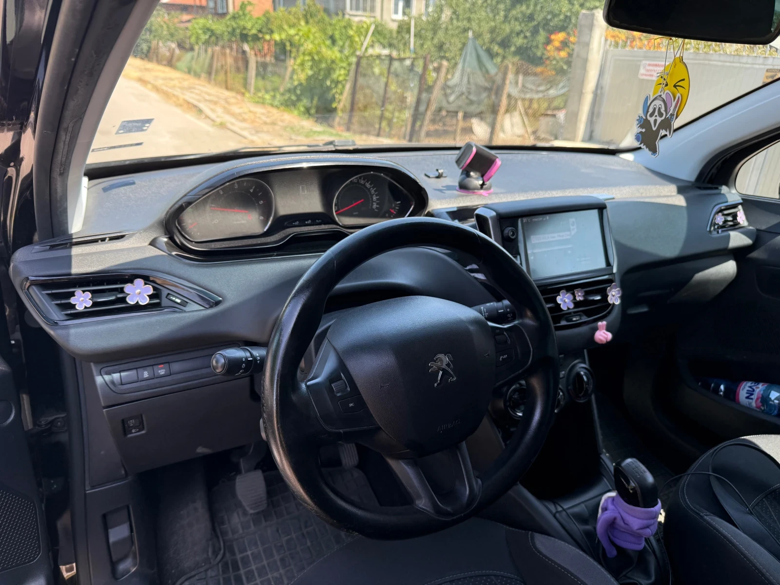 Peugeot 208  - изображение 6