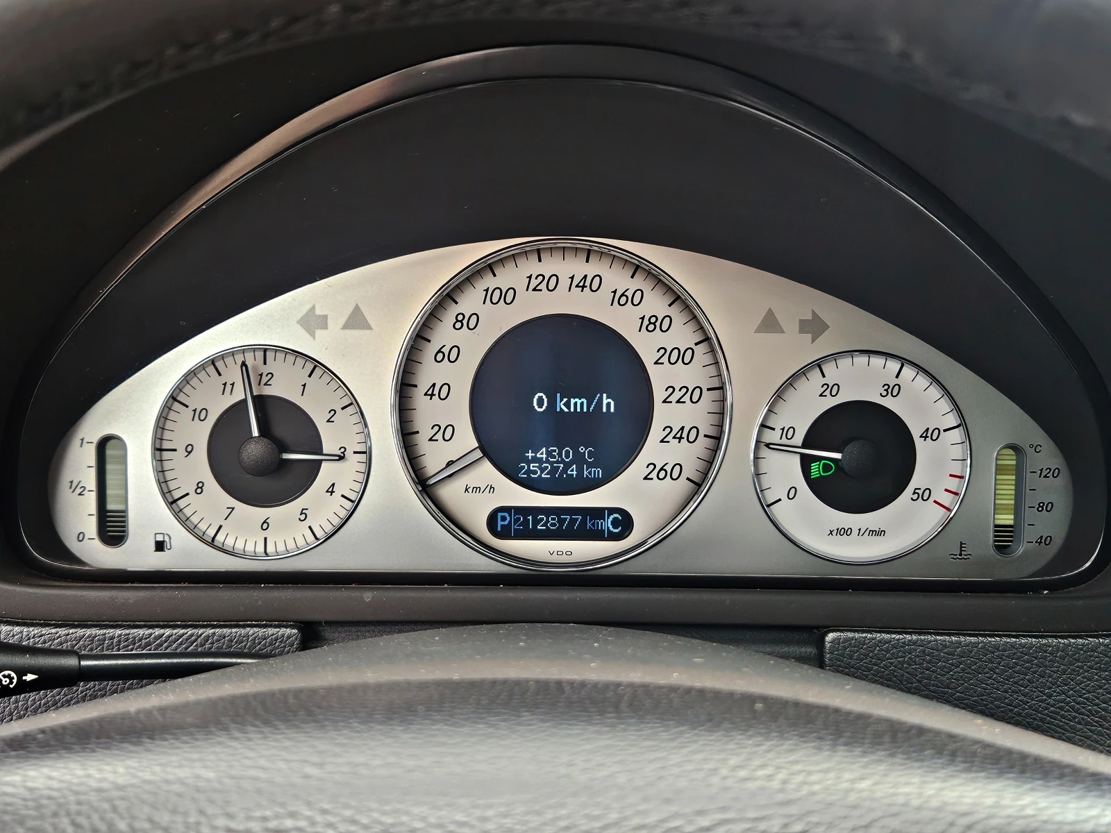 Mercedes-Benz CLK 220CDI/AVANTGARDE/AVTOMAT/TEMPOMAT/ПОДГРЕВ/ШИБЕДАХ - изображение 9