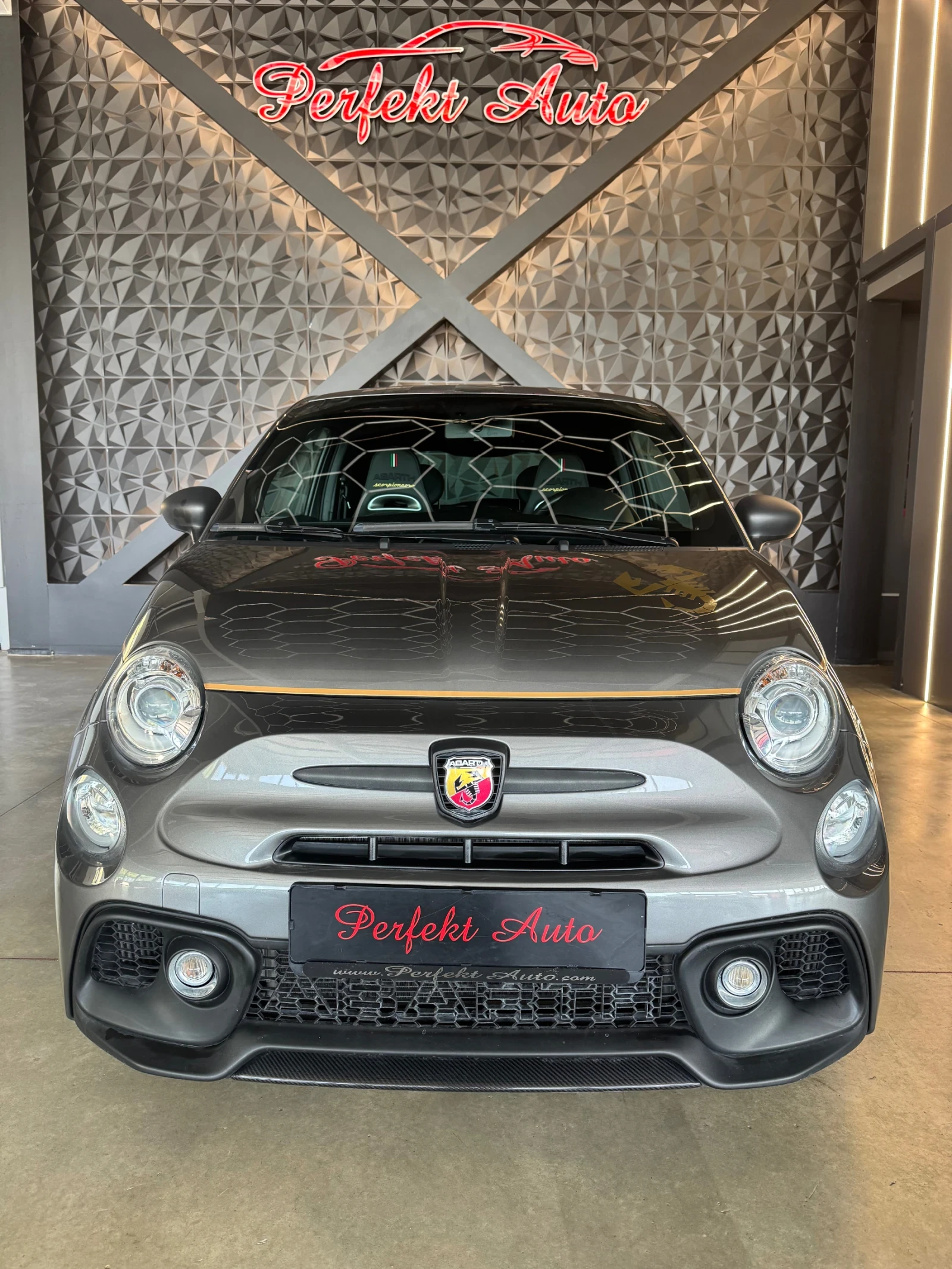 Abarth 595 GOLDEN SCORPION - изображение 2