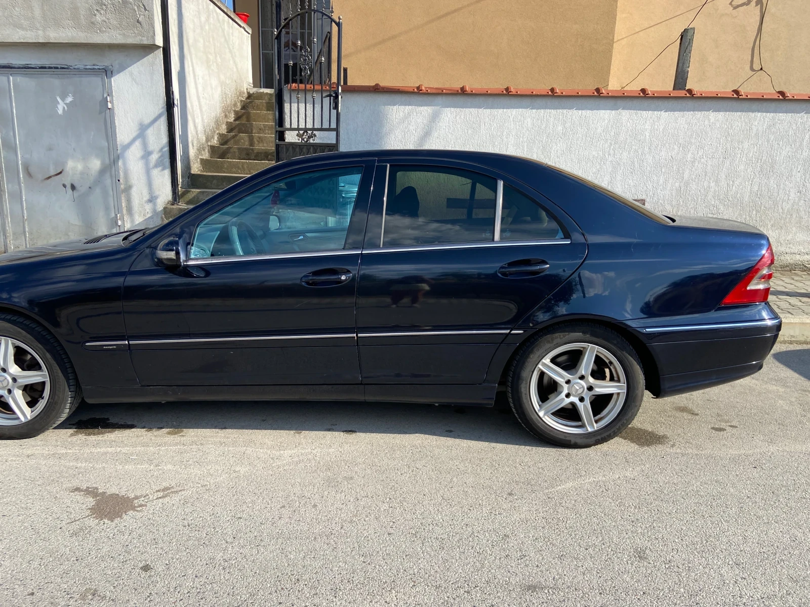 Mercedes-Benz C 220  - изображение 3