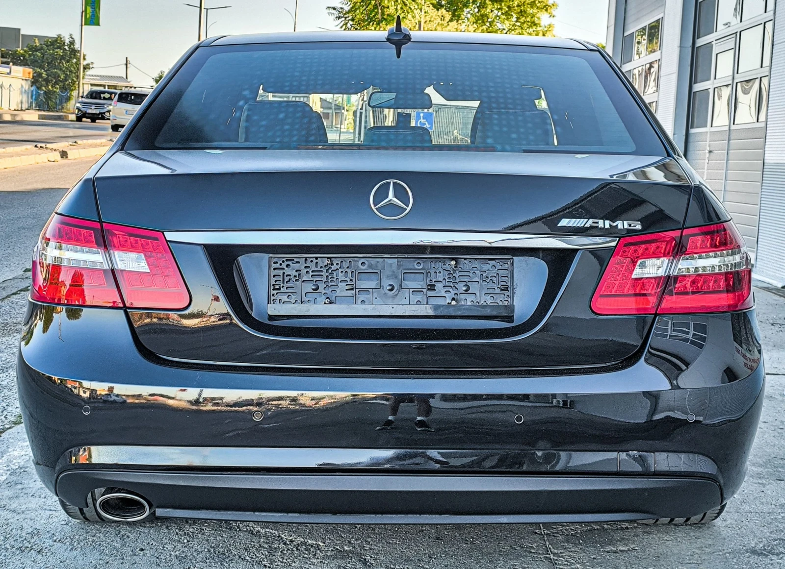 Mercedes-Benz E 220 CDI AMG LINE - изображение 5