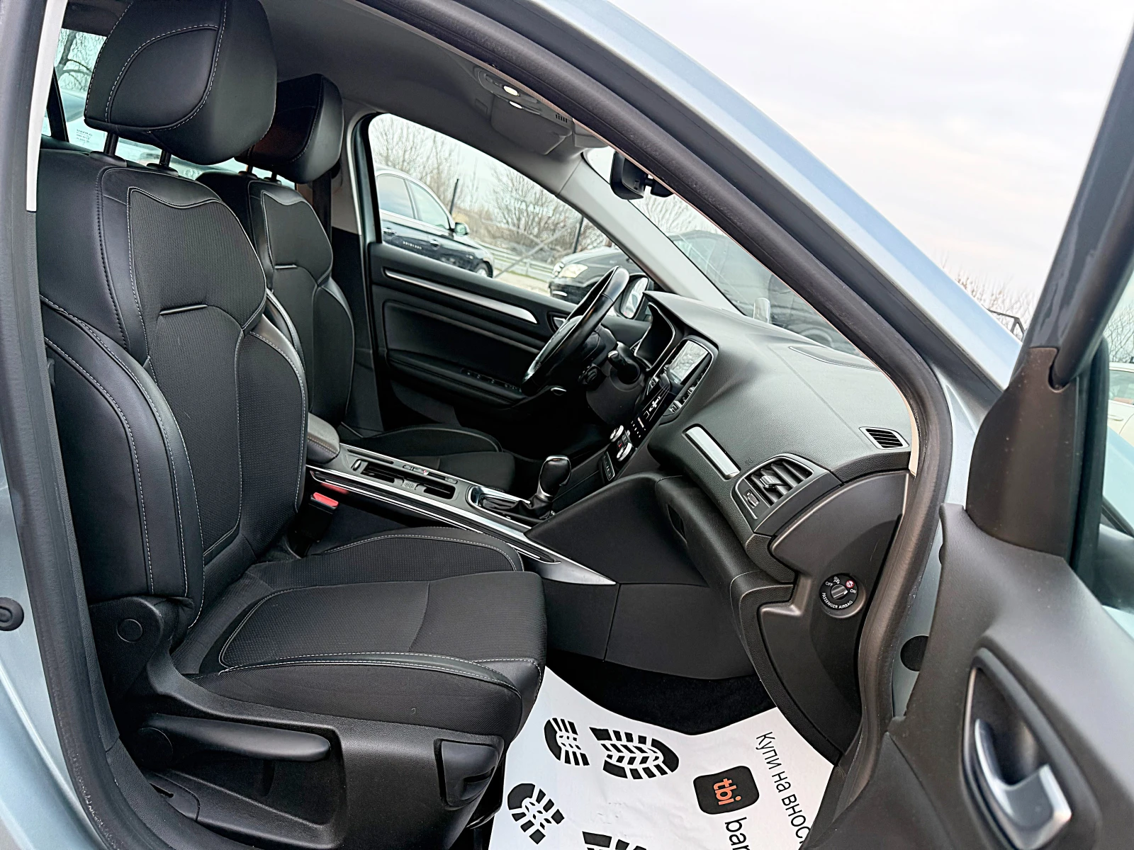 Renault Megane Led-Bixenon-Kamera-, снимка 11 - Автомобили и джипове - 53715305