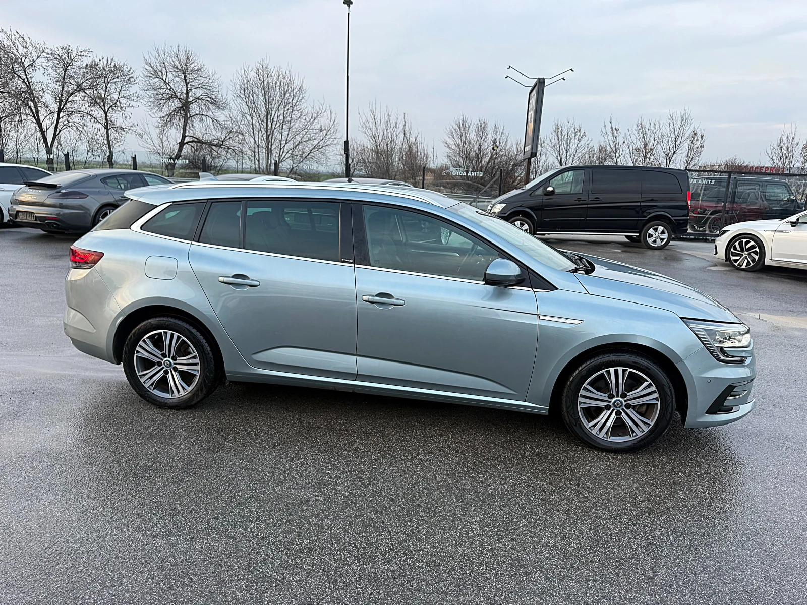 Renault Megane Led-Bixenon-Kamera-, снимка 2 - Автомобили и джипове - 53715305