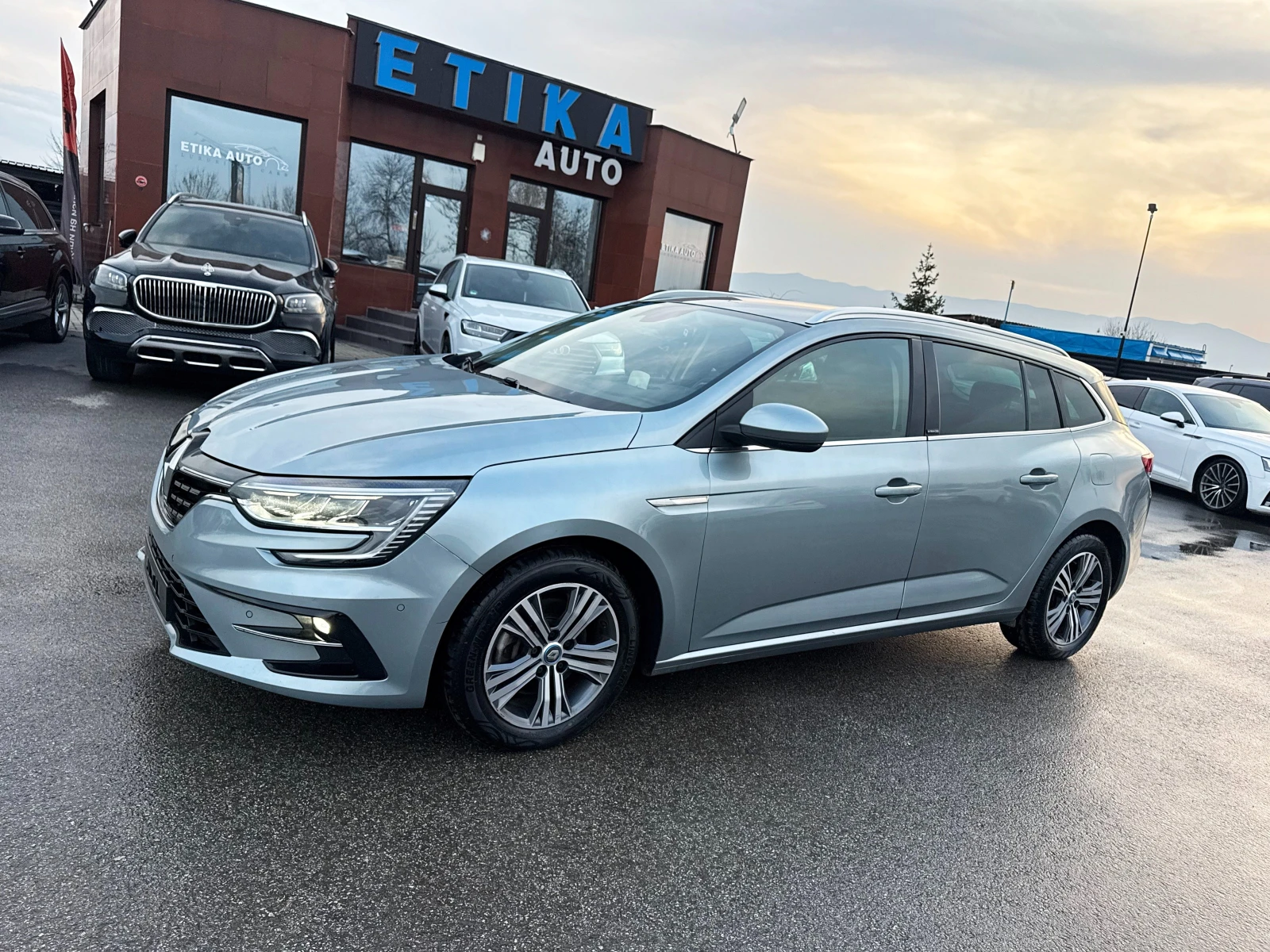 Renault Megane Led-Bixenon-Kamera-, снимка 3 - Автомобили и джипове - 53715305