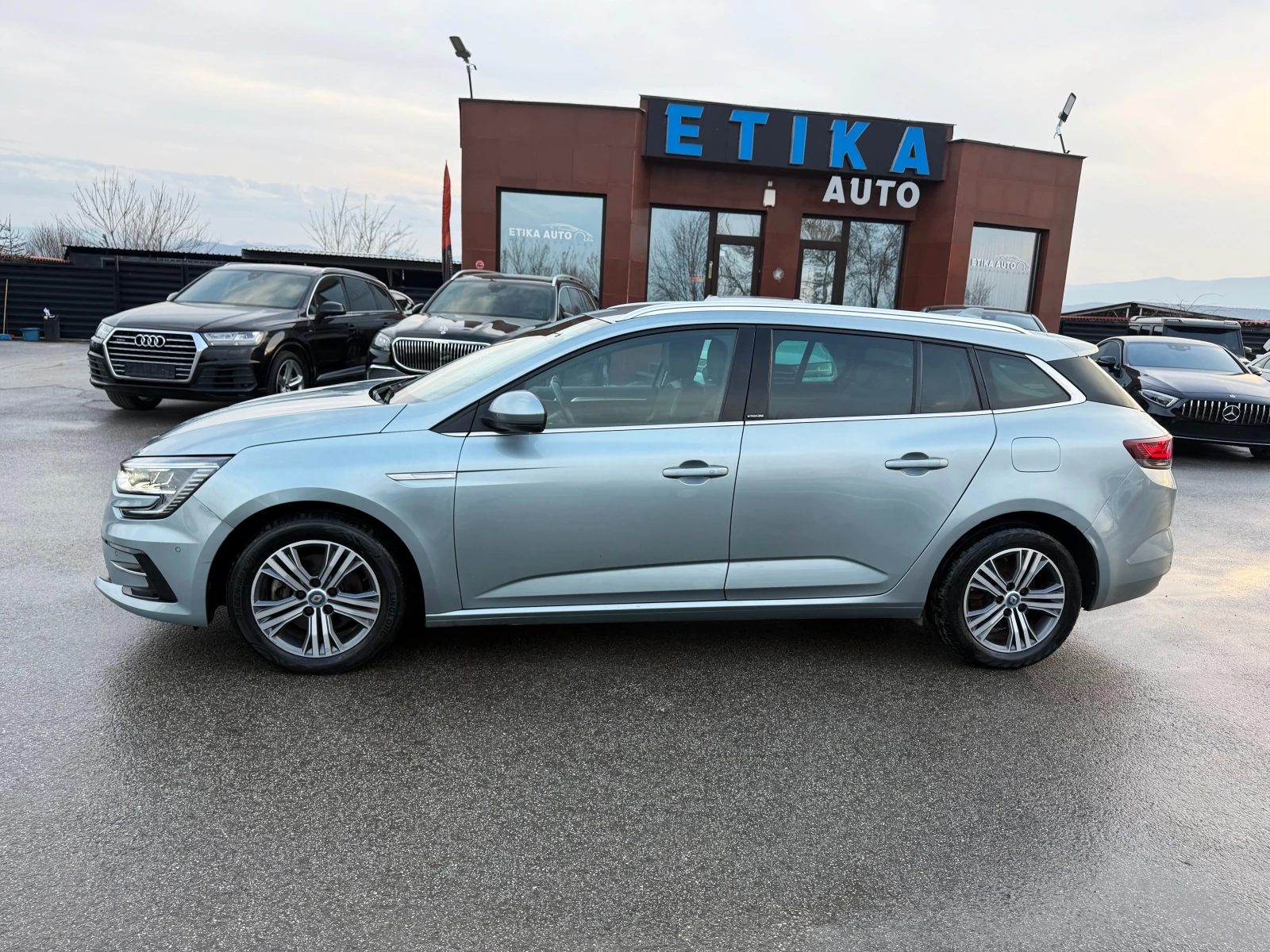 Renault Megane Led-Bixenon-Kamera-, снимка 5 - Автомобили и джипове - 53715305