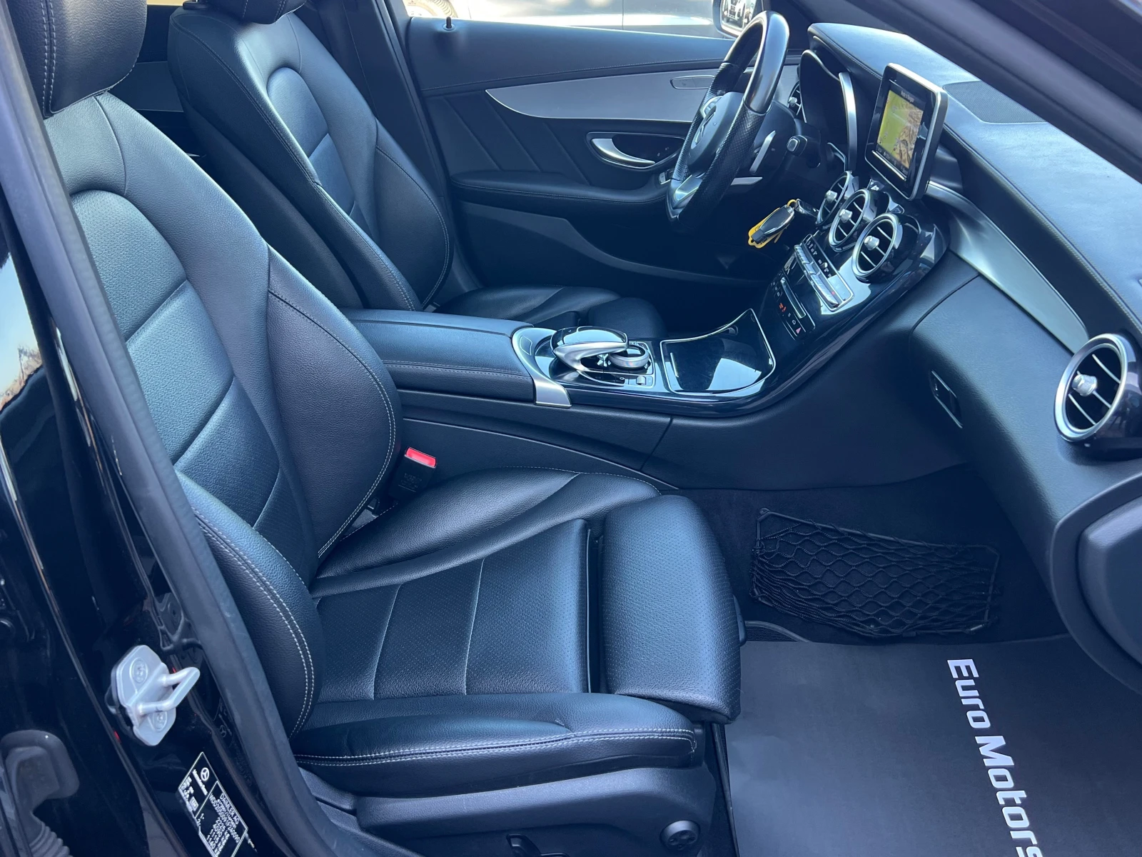 Mercedes-Benz C 250 d, 4-MATIC, AMG LINE, PANORAMA, FULL SERVICE MB-HO - изображение 10