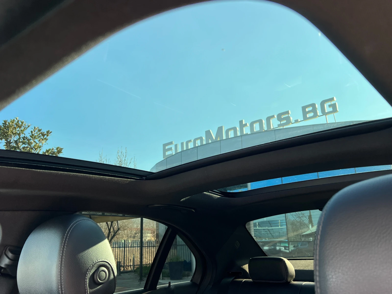 Mercedes-Benz C 250 d, 4-MATIC, AMG LINE, PANORAMA, FULL SERVICE MB-HO, снимка 12 - Автомобили и джипове - 53747406