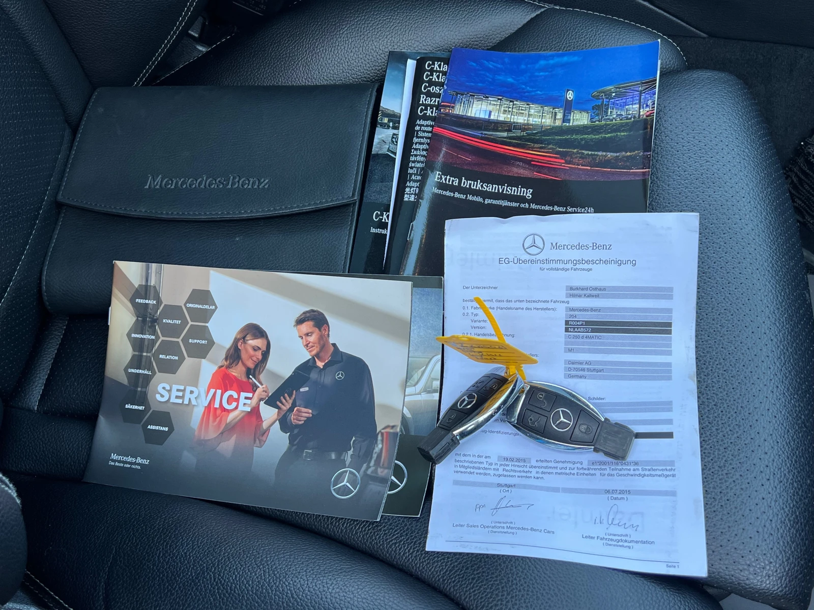 Mercedes-Benz C 250 d, 4-MATIC, AMG LINE, PANORAMA, FULL SERVICE MB-HO, снимка 13 - Автомобили и джипове - 53747406