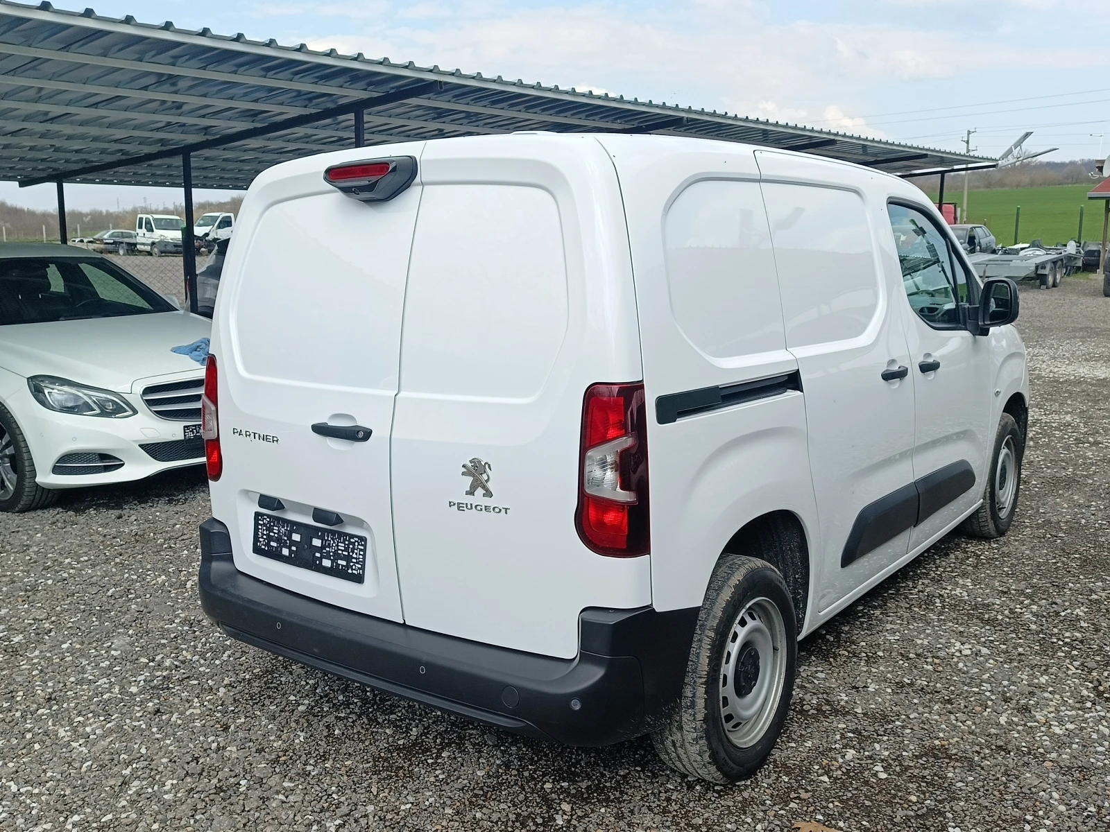 Peugeot Partner 1.5Hdi Нави Камера, снимка 5 - Автомобили и джипове - 53978180