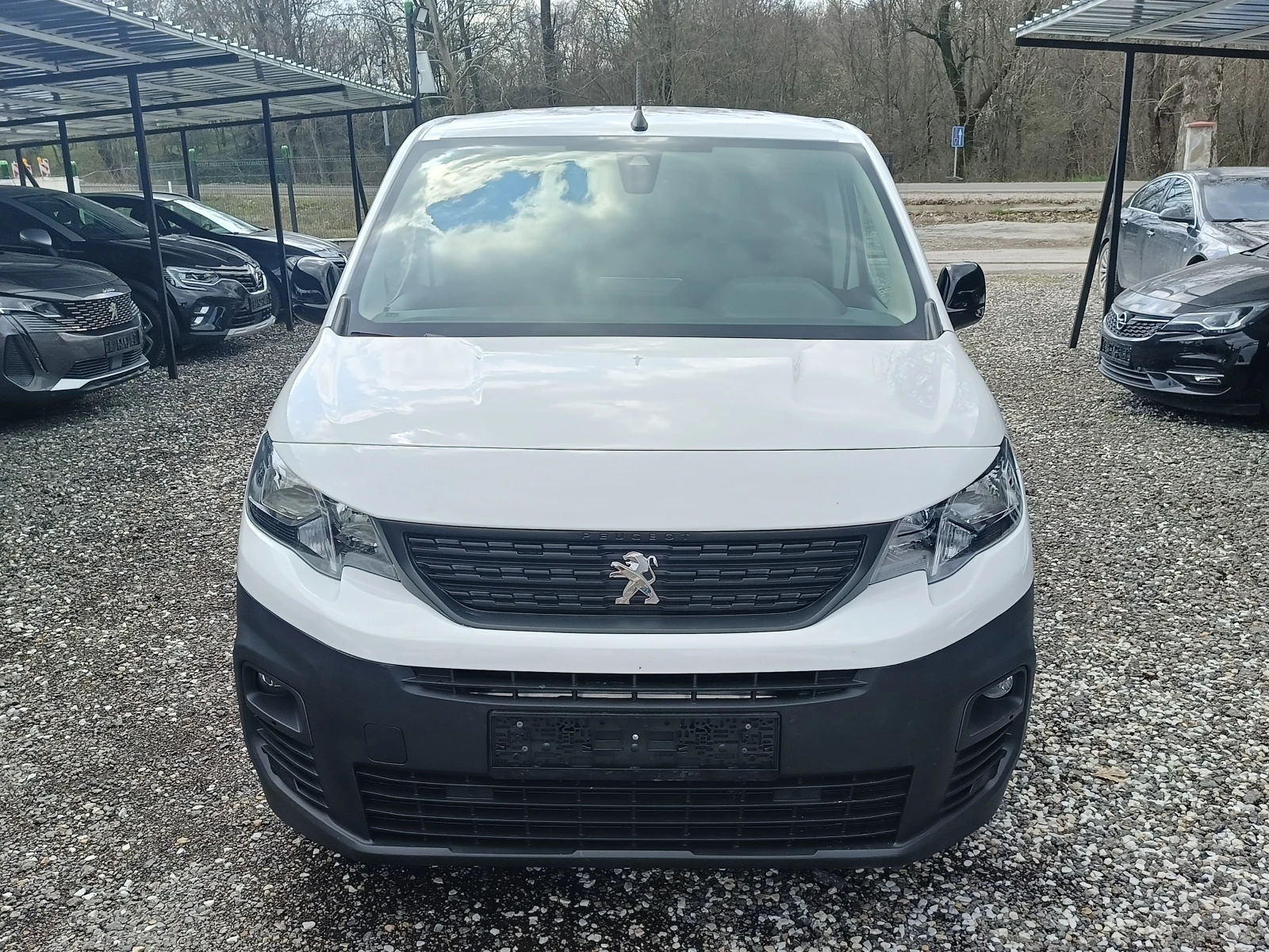 Peugeot Partner 1.5Hdi Нави Камера, снимка 2 - Автомобили и джипове - 53978180