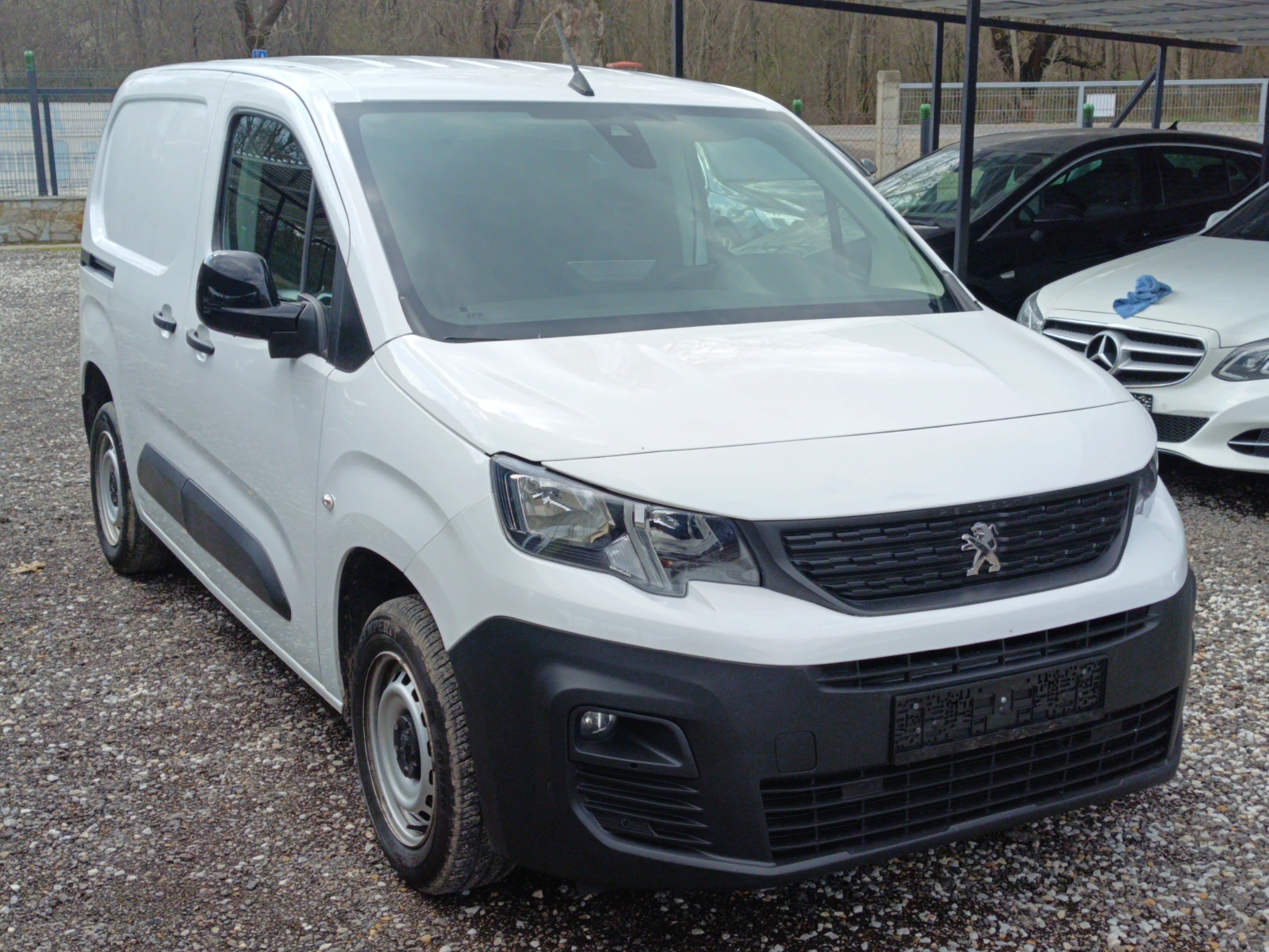 Peugeot Partner 1.5Hdi Нави Камера, снимка 3 - Автомобили и джипове - 53978180