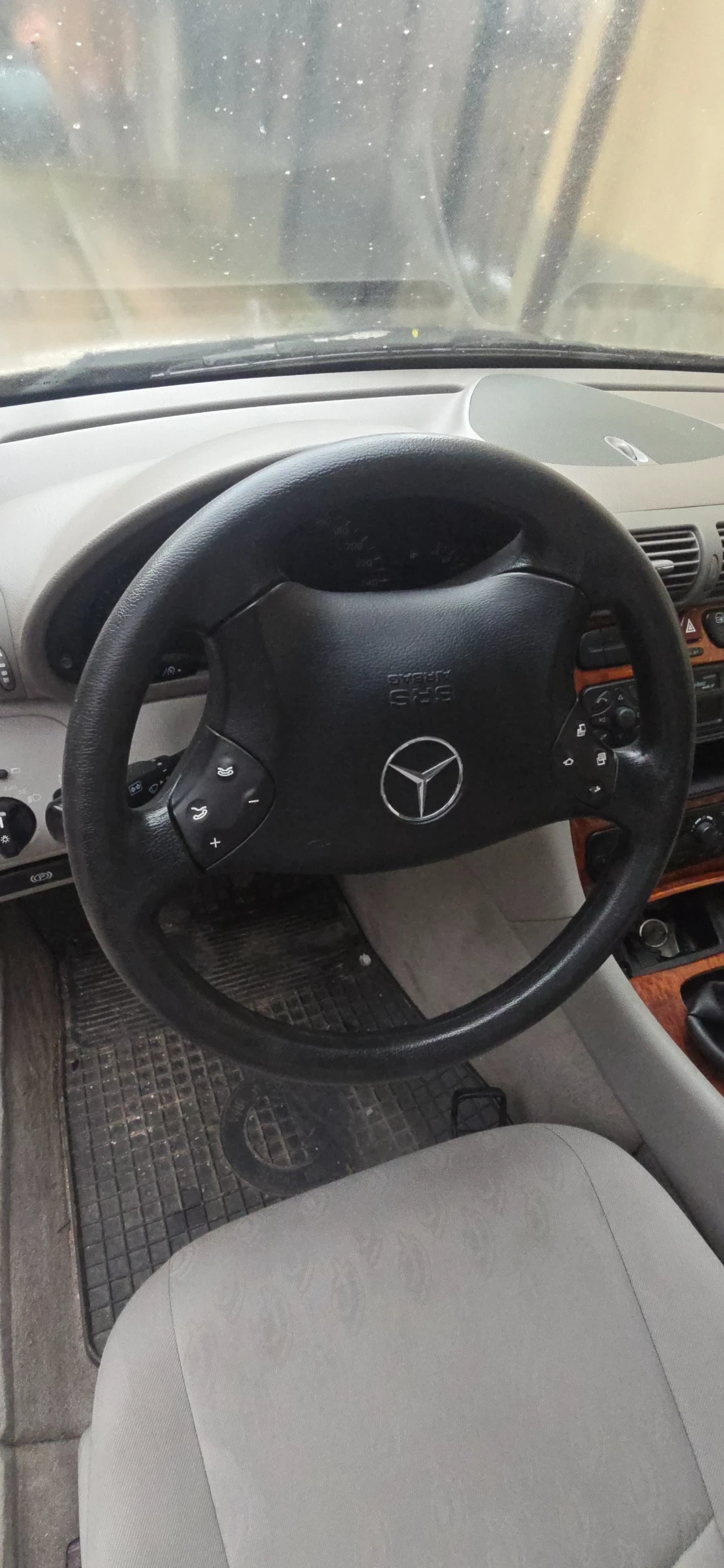 Mercedes-Benz C 180, снимка 6 - Автомобили и джипове - 54058174