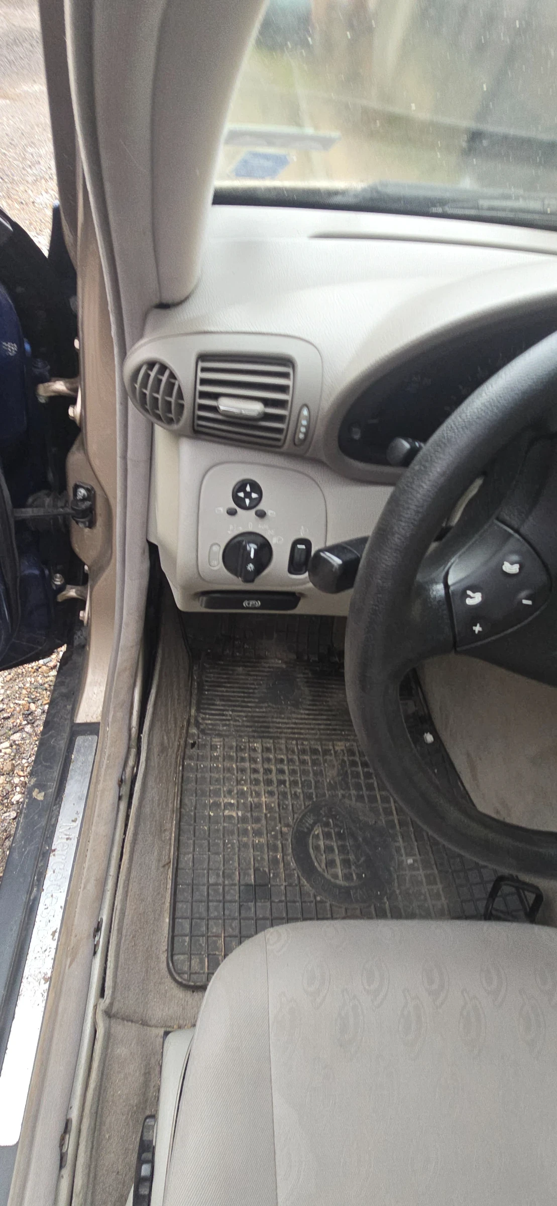 Mercedes-Benz C 180, снимка 5 - Автомобили и джипове - 54058174