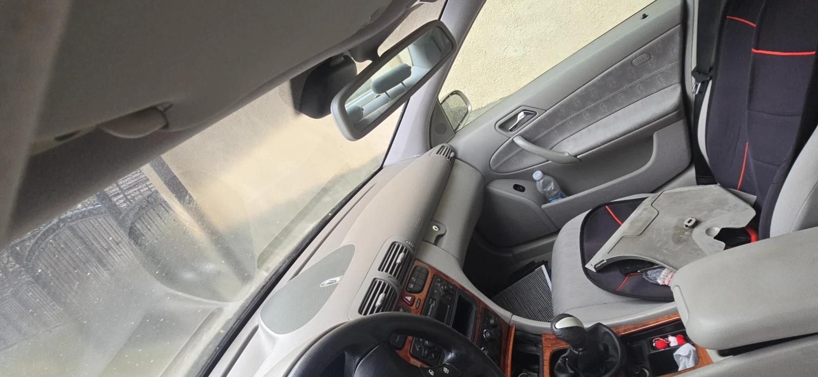 Mercedes-Benz C 180, снимка 4 - Автомобили и джипове - 54058174