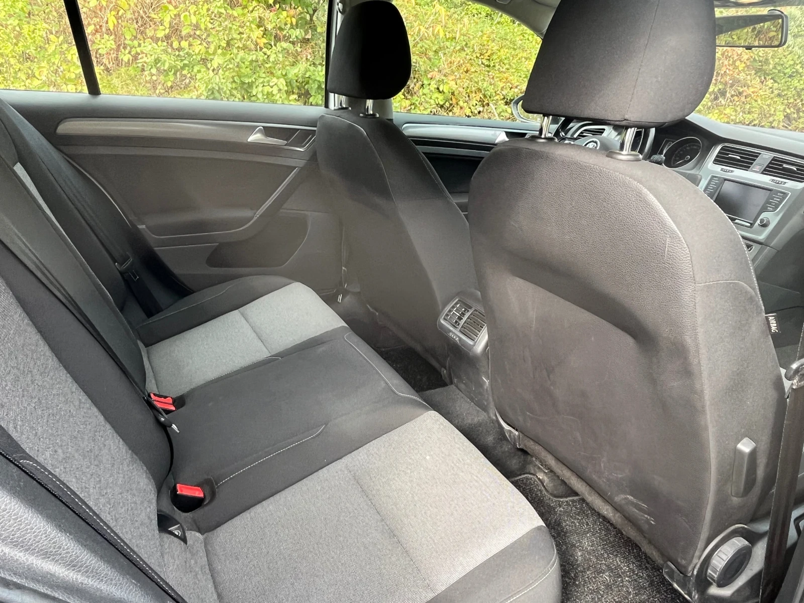 VW Golf VII 1, 6 TDI, снимка 7 - Автомобили и джипове - 54206733