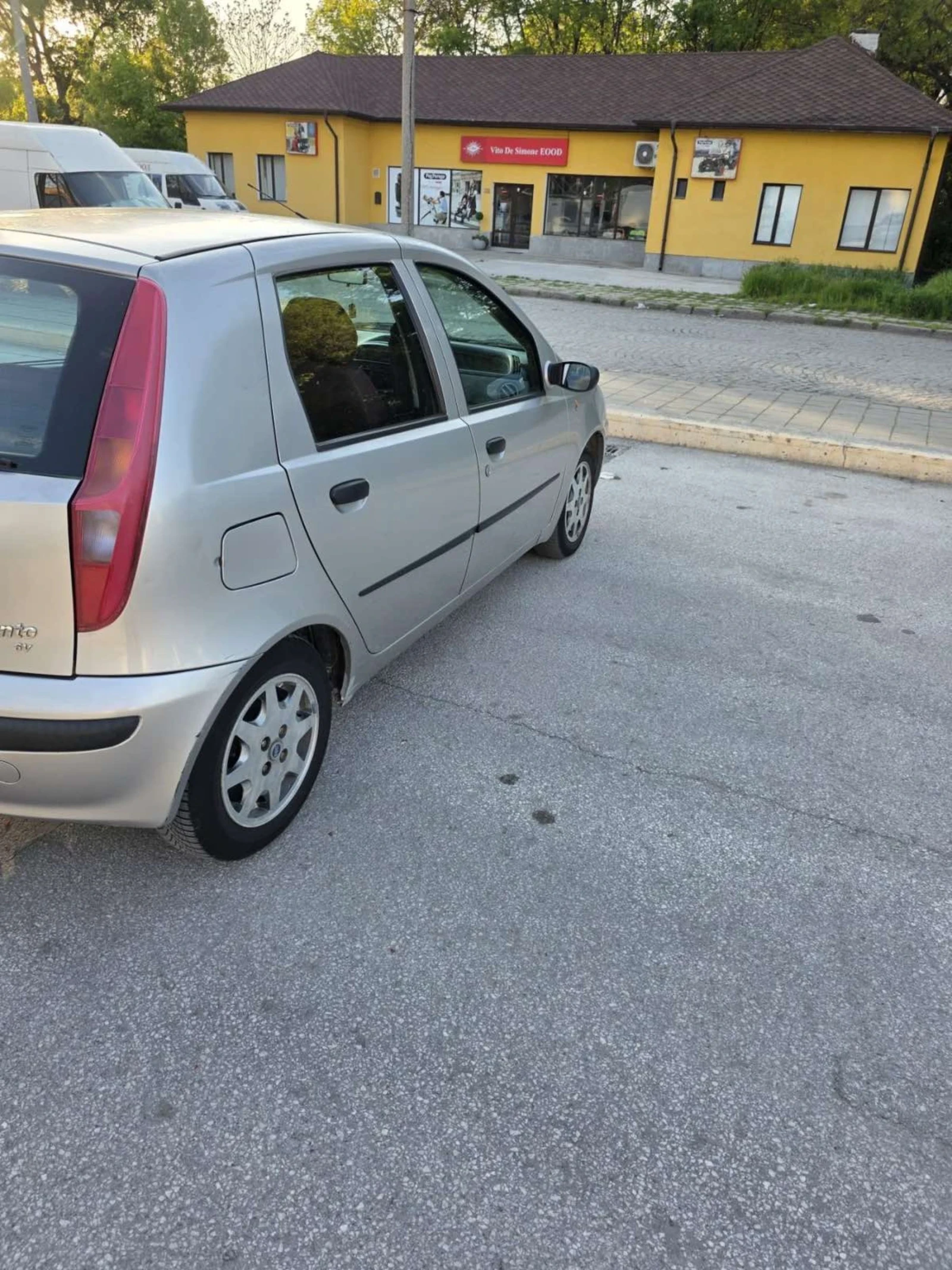Fiat Punto 1.2i Klima/Gaz , снимка 16 - Автомобили и джипове - 54416008