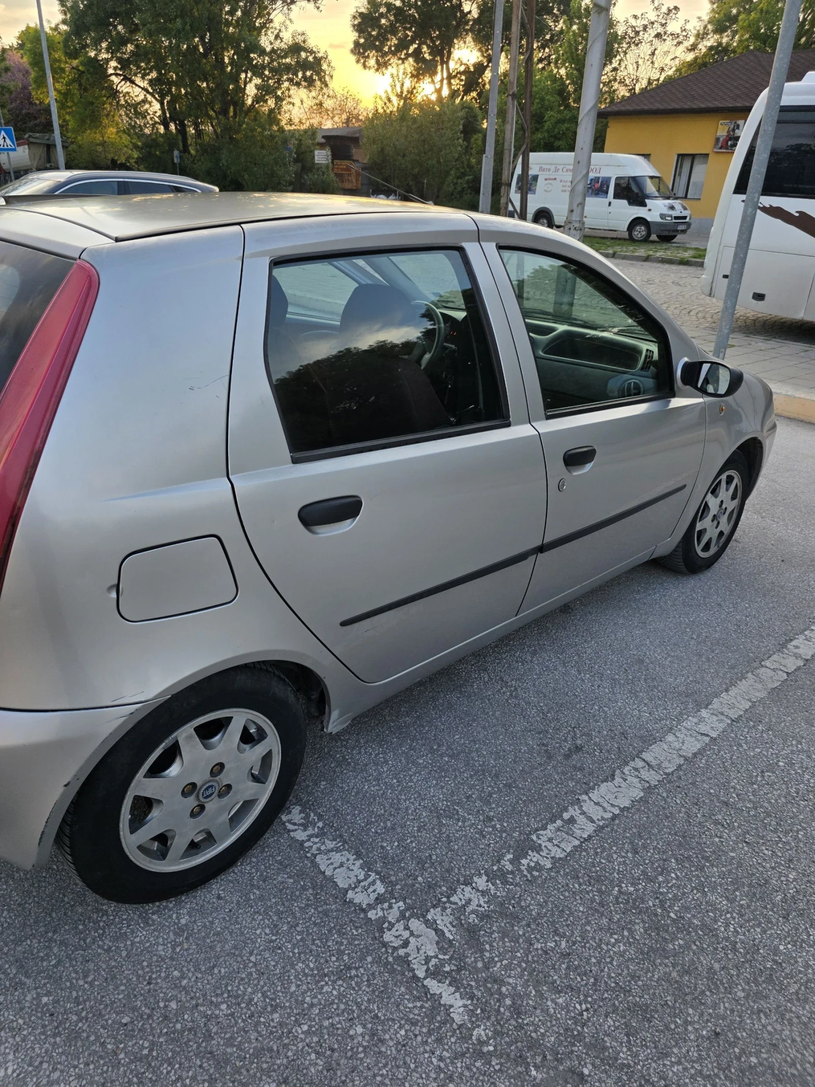 Fiat Punto 1.2i Klima/Gaz , снимка 5 - Автомобили и джипове - 54416008