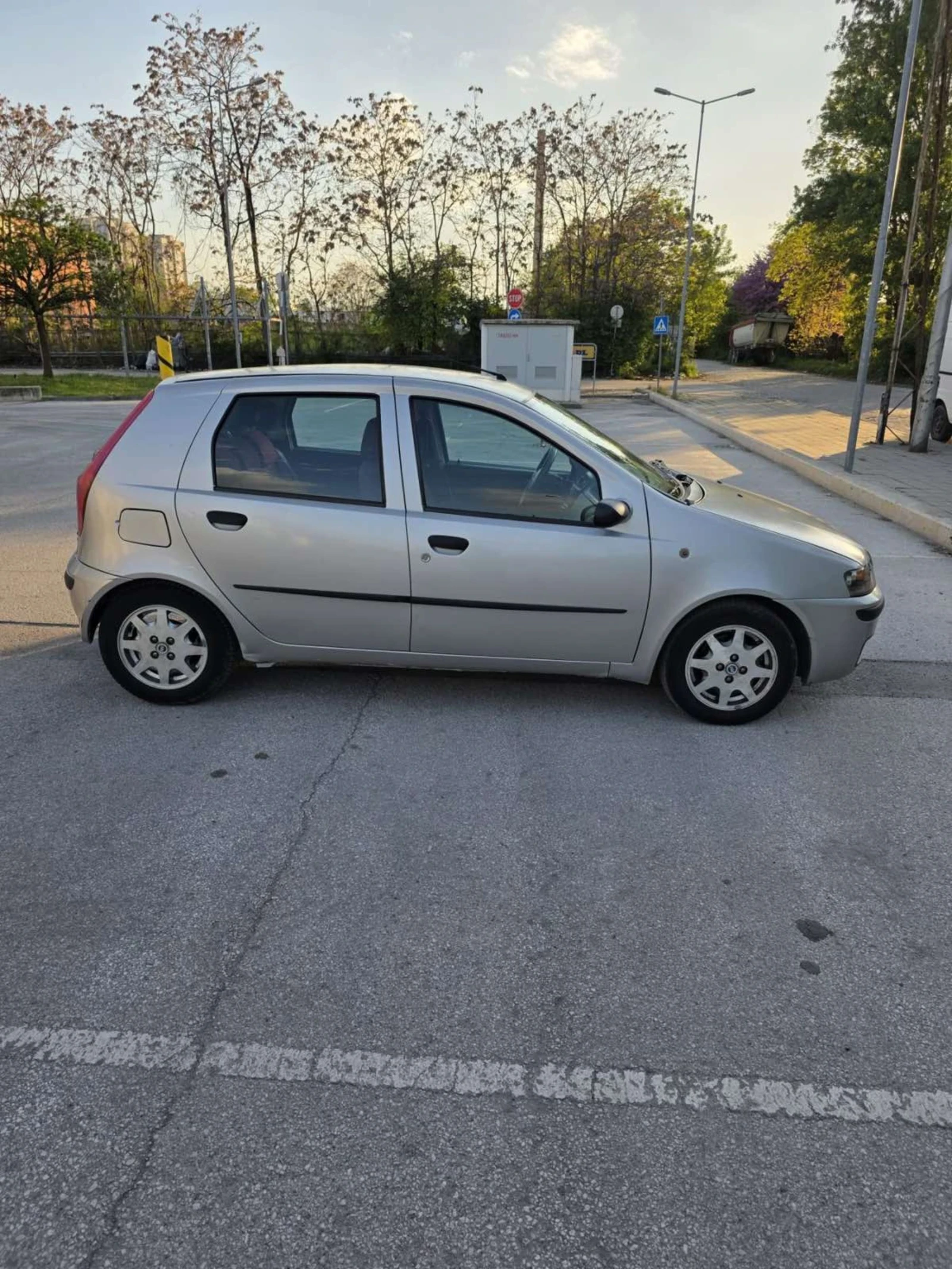 Fiat Punto 1.2i Klima/Gaz , снимка 13 - Автомобили и джипове - 54416008
