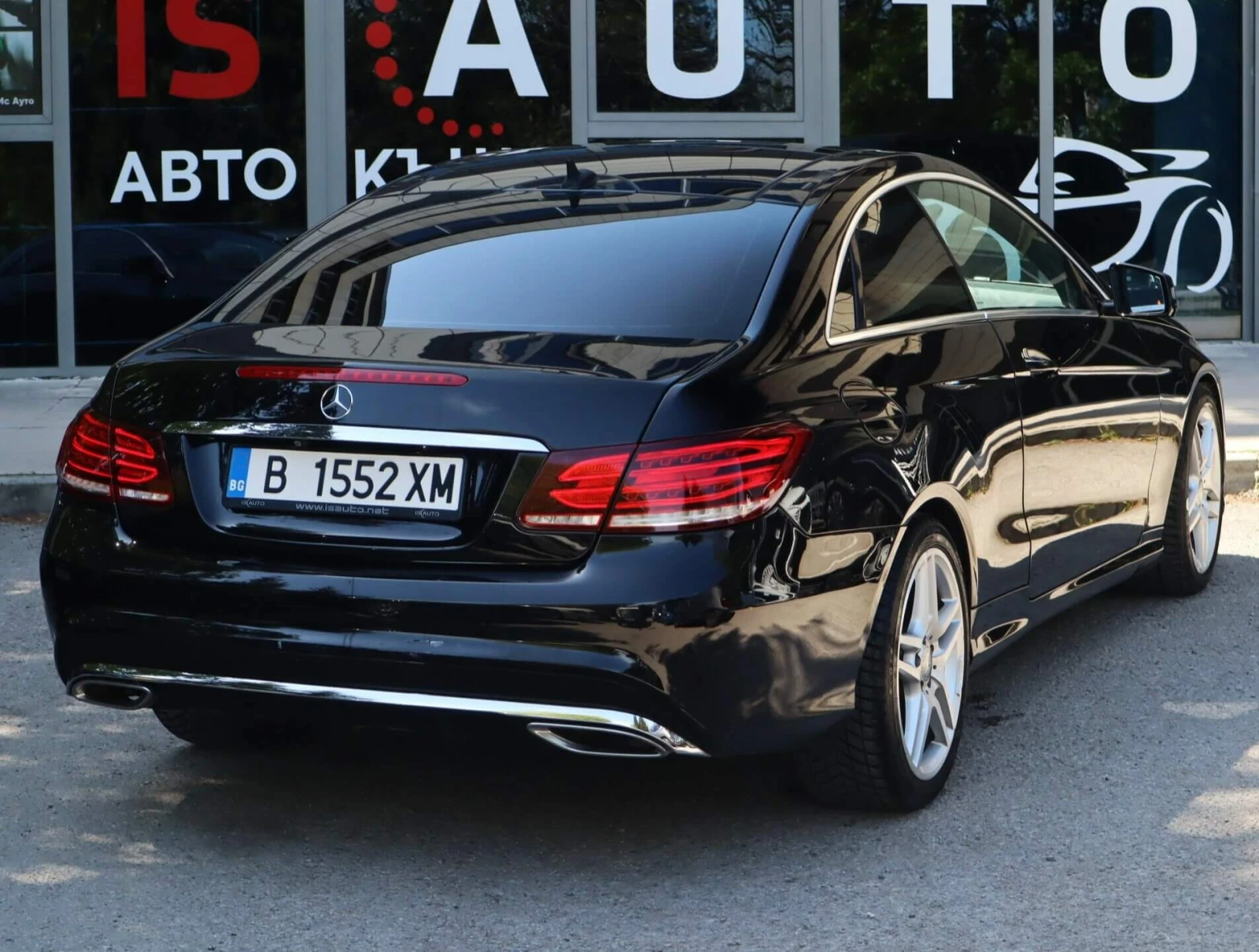 Mercedes-Benz E 400 4Matic/AMG/Coupe/Harman Kardon/Panorama/Memory/Кам, снимка 6 - Автомобили и джипове - 54517539
