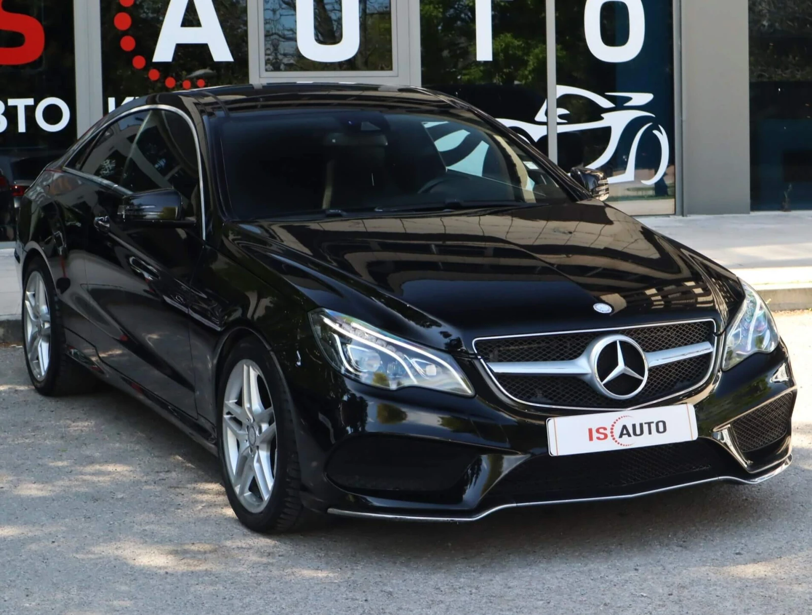 Mercedes-Benz E 400 4Matic/AMG/Coupe/Harman Kardon/Panorama/Memory/Кам, снимка 3 - Автомобили и джипове - 54517539