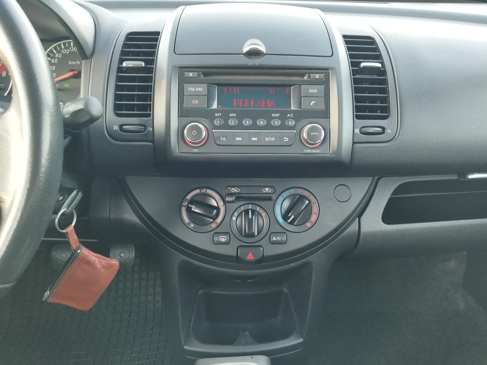 Nissan Note 1.4i 88 kc., снимка 12 - Автомобили и джипове - 54560969