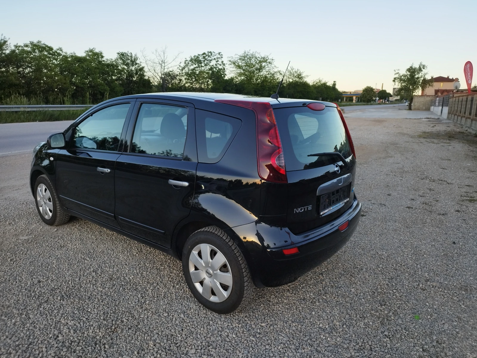 Nissan Note 1.4i 88 kc., снимка 3 - Автомобили и джипове - 54560969