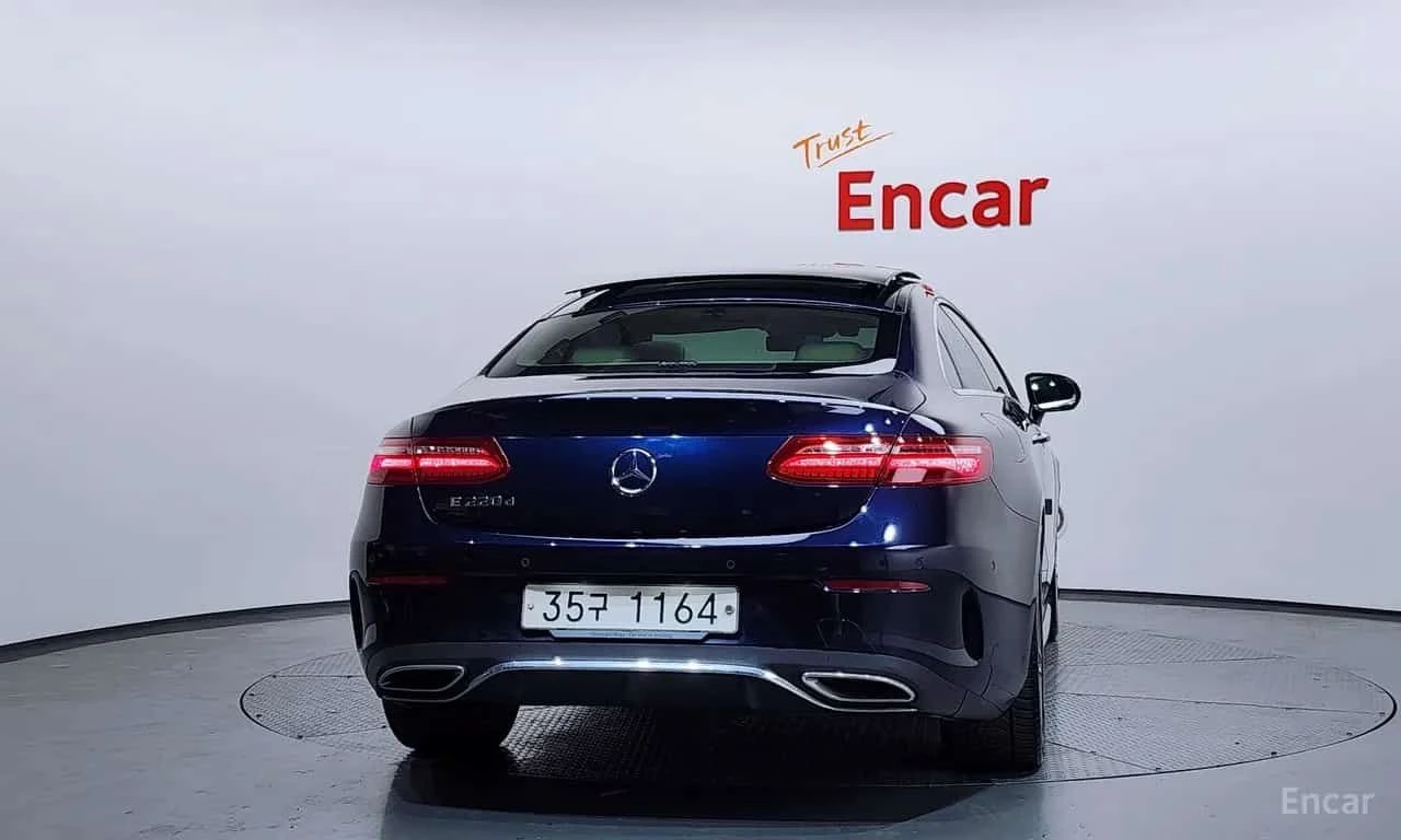 Mercedes-Benz E 220 * E220d Coupe * CARFAX * ЦЕНА ДО БГ, снимка 4 - Автомобили и джипове - 55531392