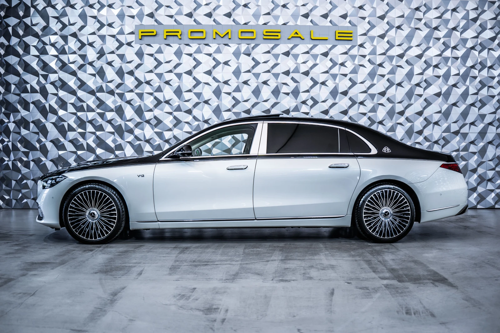 Mercedes-Benz S 680 Maybach 4М* FirstCl* TV* Маси* Burm4D* , снимка 3 - Автомобили и джипове - 55785190