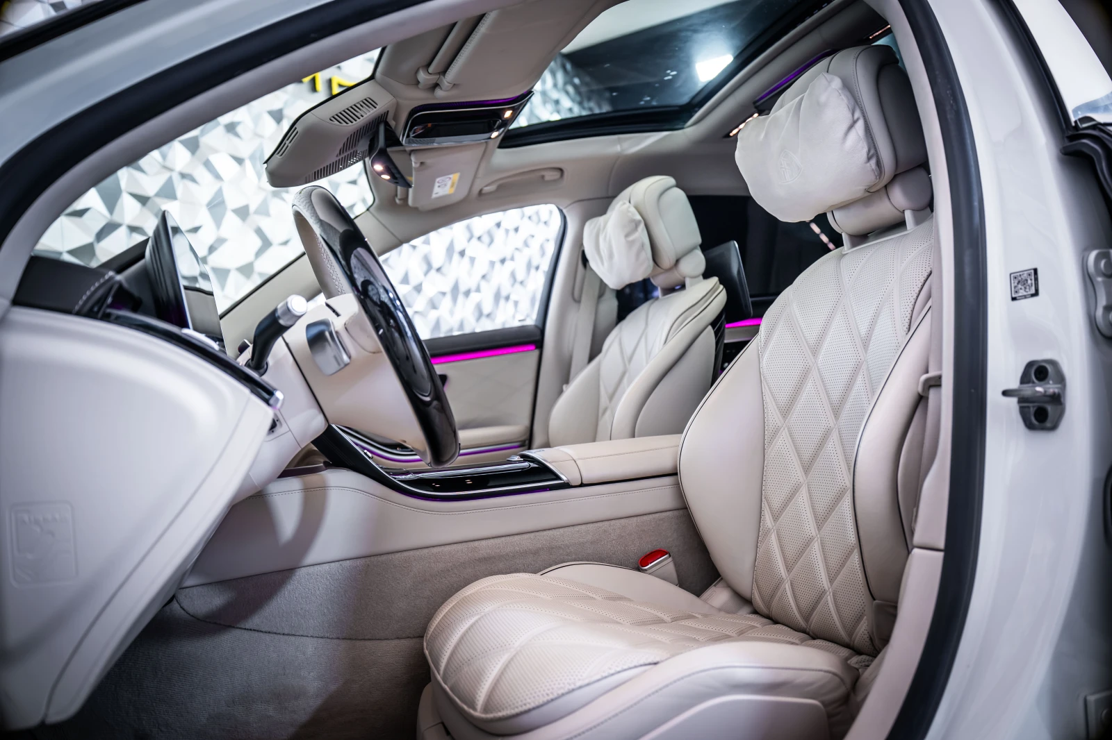 Mercedes-Benz S 680 Maybach 4М* FirstCl* TV* Маси* Burm4D* , снимка 12 - Автомобили и джипове - 55785190
