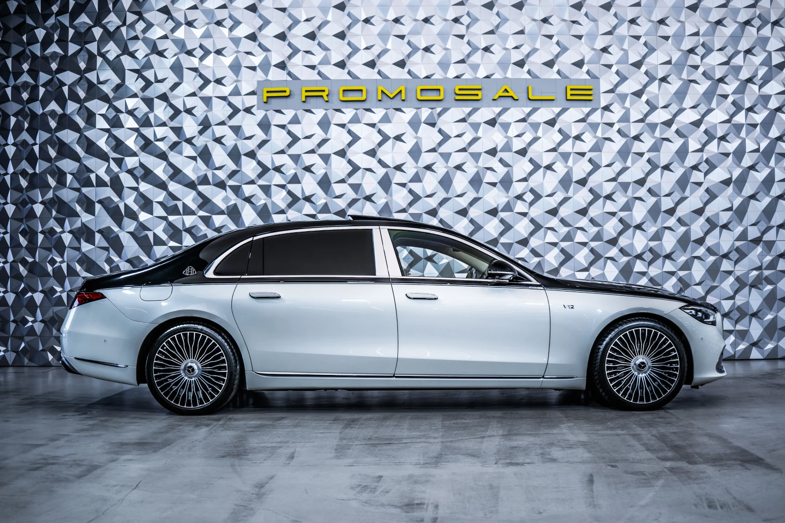 Mercedes-Benz S 680 Maybach 4М* FirstCl* TV* Маси* Burm4D* , снимка 6 - Автомобили и джипове - 55785190