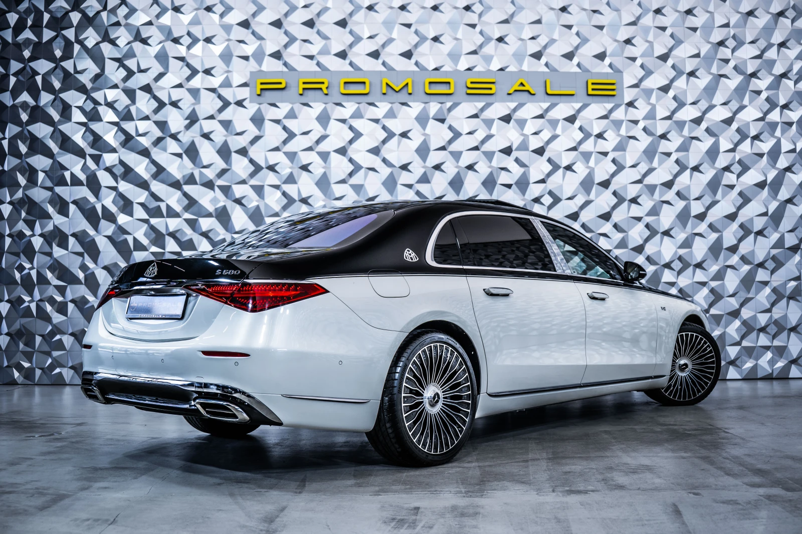 Mercedes-Benz S 680 Maybach 4М* FirstCl* TV* Маси* Burm4D* , снимка 4 - Автомобили и джипове - 55785190