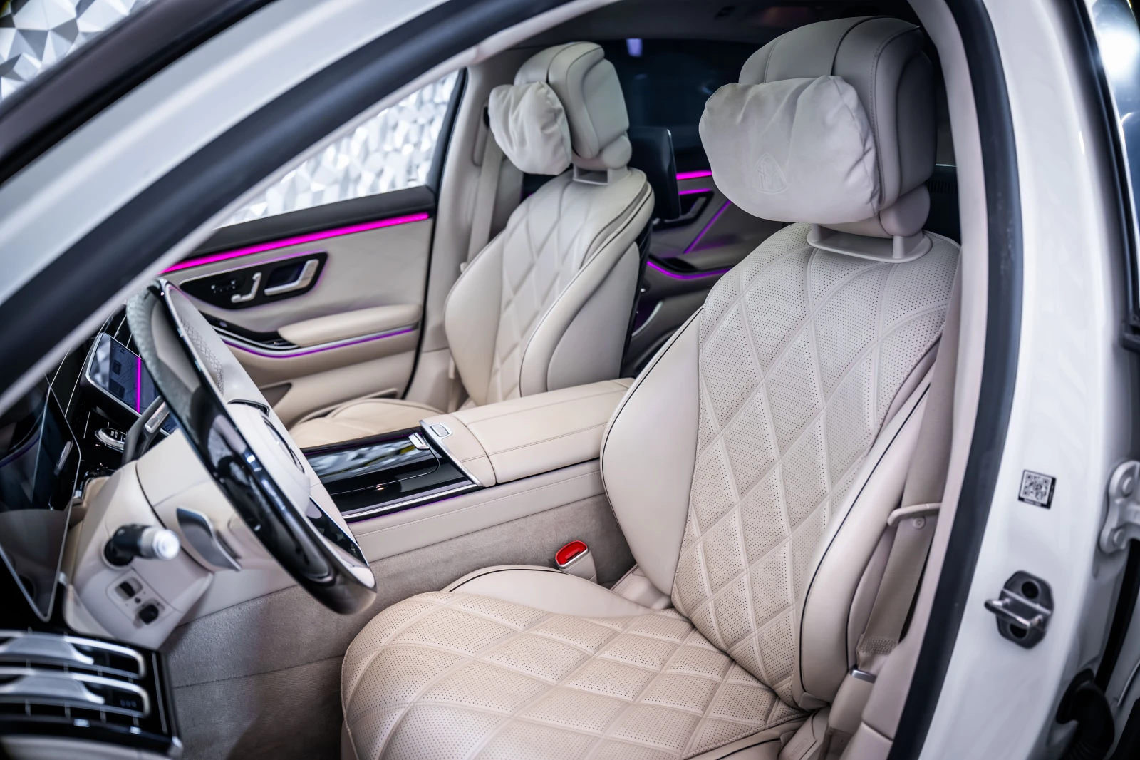 Mercedes-Benz S 680 Maybach 4М* FirstCl* TV* Маси* Burm4D* , снимка 13 - Автомобили и джипове - 55785190