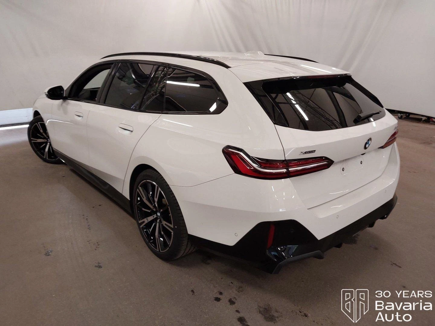 BMW 520 d xDrive Touring Steptronic, снимка 2 - Автомобили и джипове - 56541463