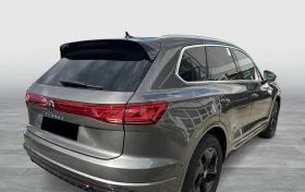 VW Touareg 3.0TDI* 4M* R-LINE* HEAD-UP* DISTR* MEMORY* MATRIX, снимка 3