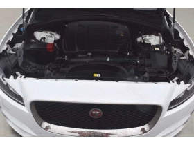 Jaguar F-PACE * Premium AWD Navigation Panoramic Sunroof * CARFA, снимка 16