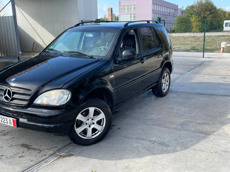 Mercedes-Benz ML 230 Перфектен нов внос, снимка 3 - Автомобили и джипове - 47566934