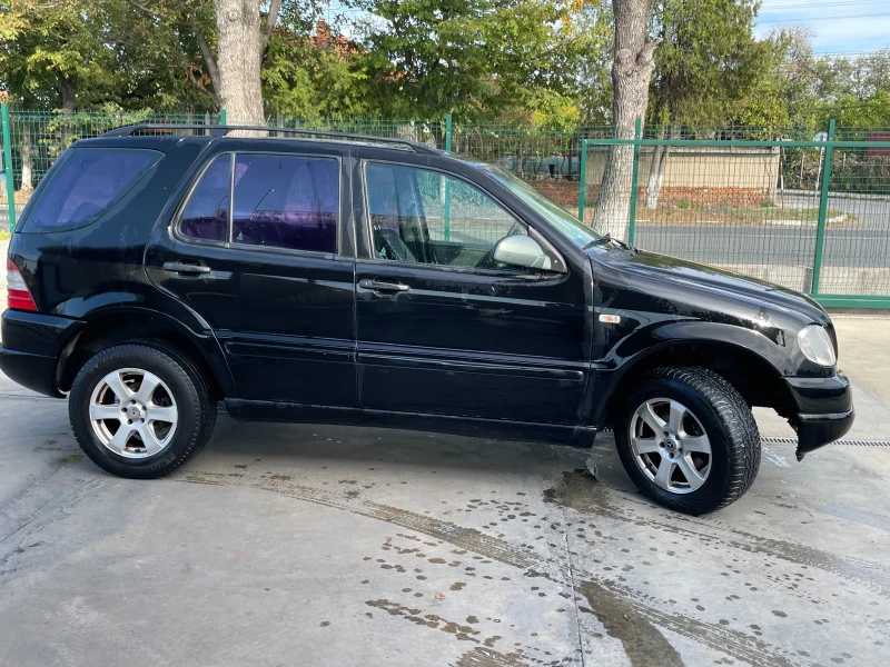 Mercedes-Benz ML 230 Перфектен нов внос, снимка 4 - Автомобили и джипове - 47566934