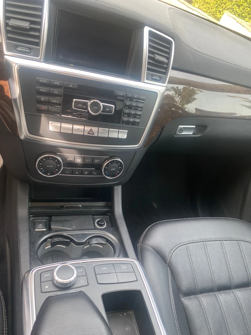 Mercedes-Benz GL 450 Бензин, снимка 9 - Автомобили и джипове - 52426357