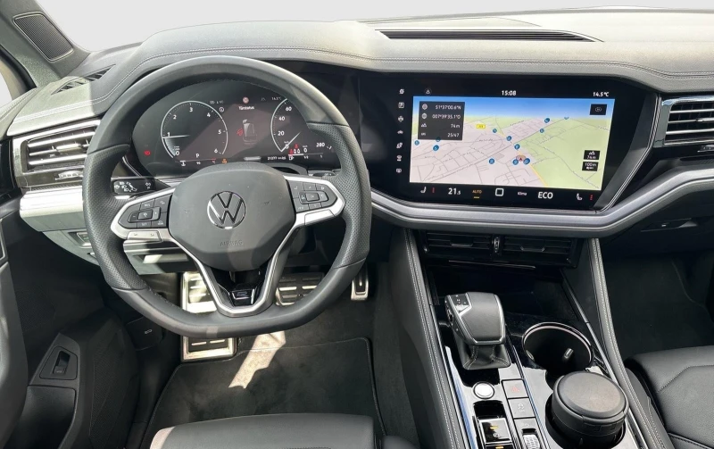 VW Touareg 3.0TDI* 4M* R-LINE* HEAD-UP* DISTR* MEMORY* MATRIX, снимка 7 - Автомобили и джипове - 52084170