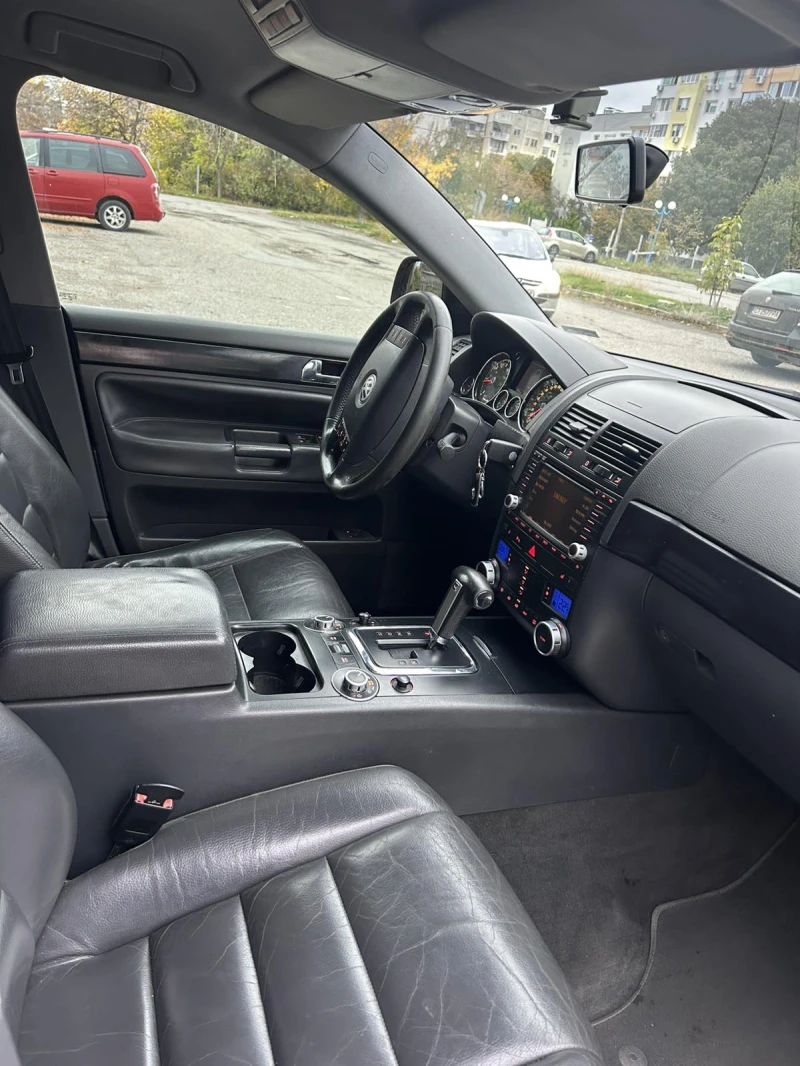VW Touareg 3.0 TDI, снимка 3 - Автомобили и джипове - 52317345
