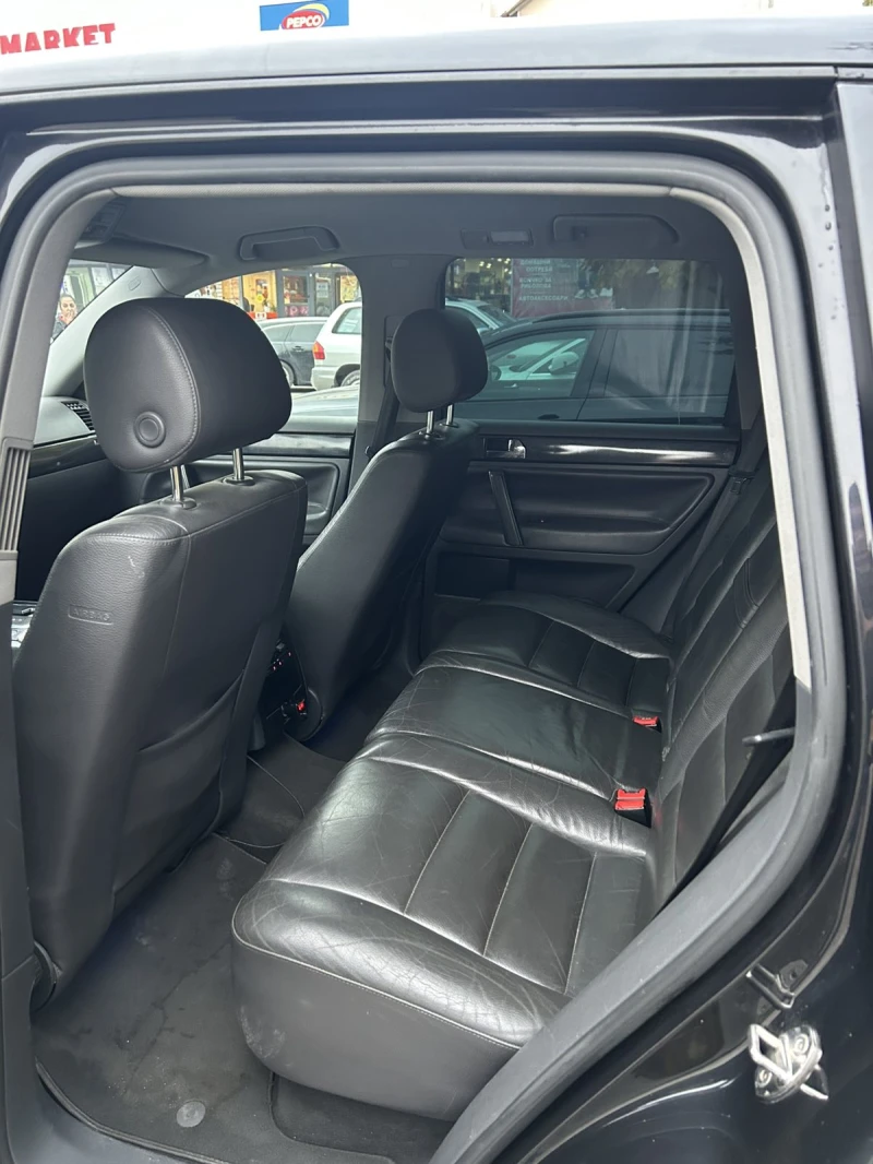 VW Touareg 3.0 TDI, снимка 5 - Автомобили и джипове - 52317345