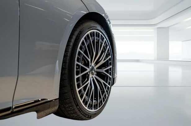 Mercedes-Benz EQE 53 AMG 4Matic = Premium Plus = Гаранция, снимка 3 - Автомобили и джипове - 53039944