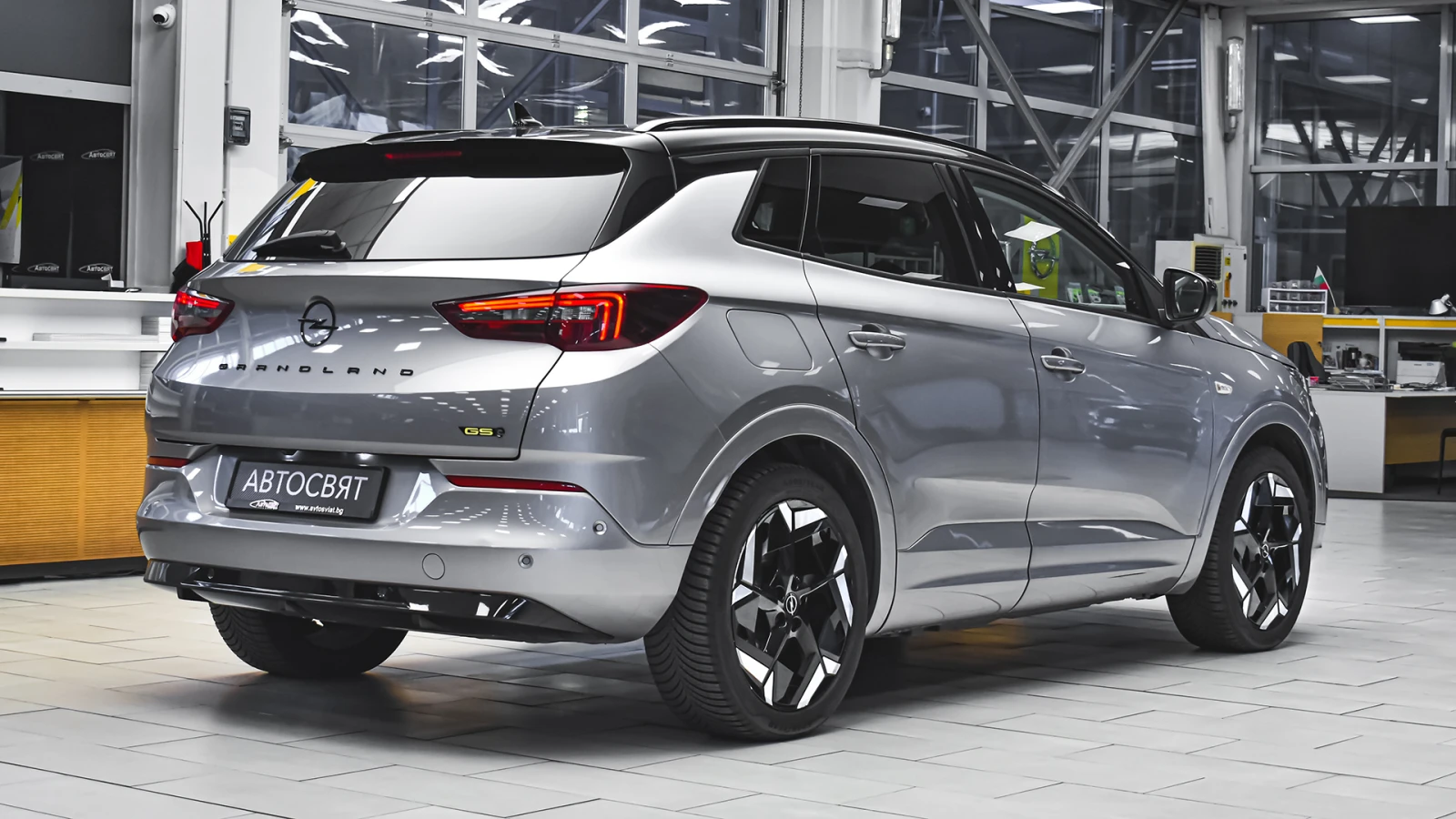 Opel Grandland 1.6 Turbo GSe Plug-in Hybrid4 4x4 Automatic - изображение 6