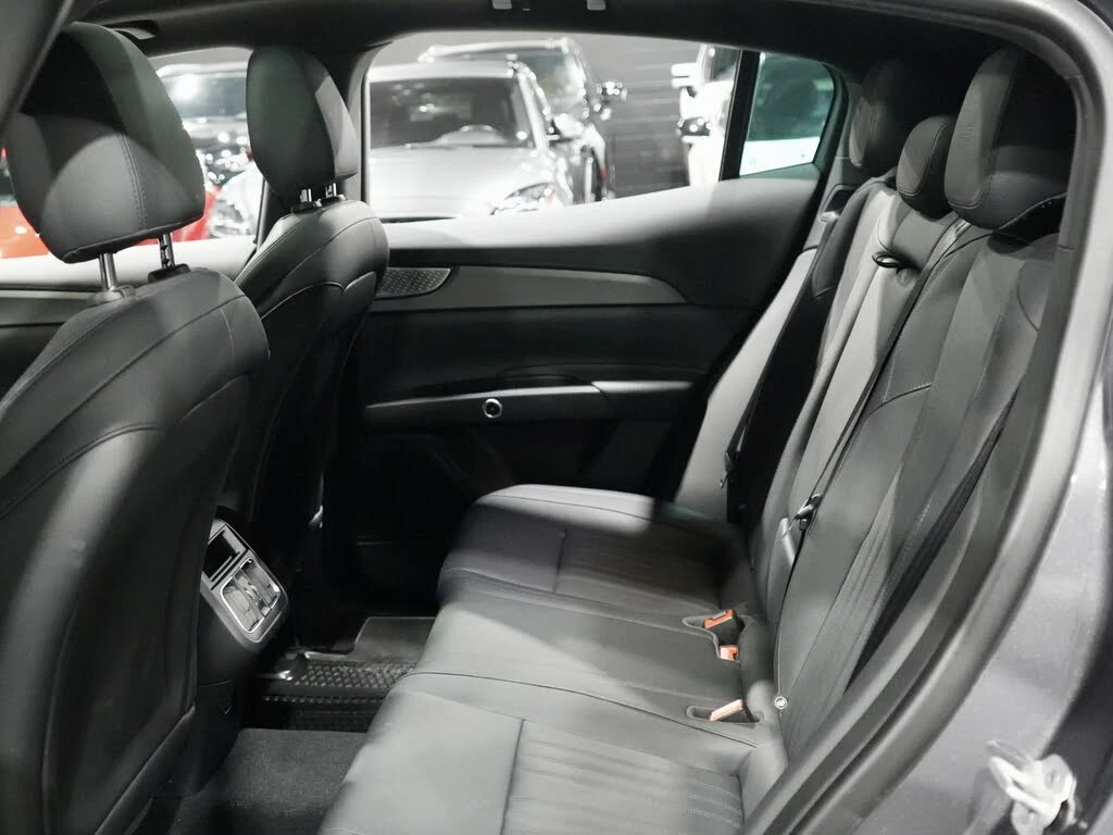 Maserati Grecale GT * HeadUp * AвтоКредит* (ЦЕНА ДО БГ), снимка 9 - Автомобили и джипове - 53831243