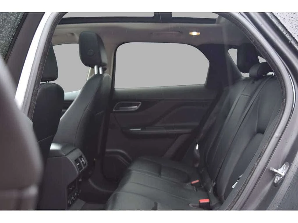 Jaguar F-PACE * Premium AWD Navigation Panoramic Sunroof * CARFA, снимка 14 - Автомобили и джипове - 53862550