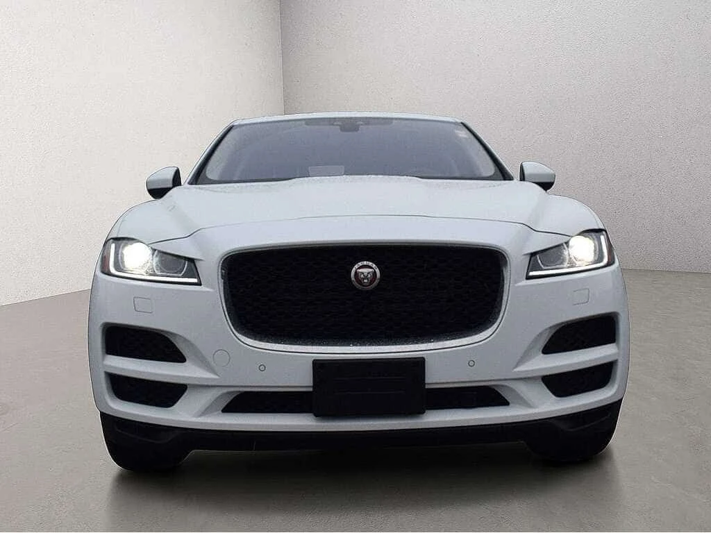 Jaguar F-PACE * Premium AWD Navigation Panoramic Sunroof * CARFA, снимка 2 - Автомобили и джипове - 53862550